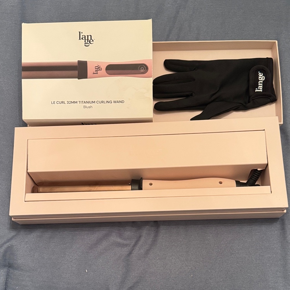 Lange 32mm Titanium Curling Wand in Blush Pink with Black Glove